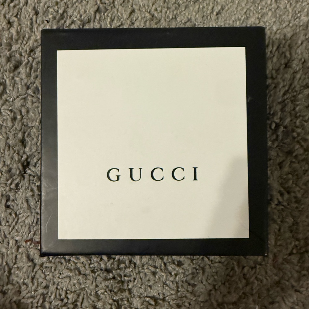 Gucci White Belt with Gold Buckle - Picture 4 of 4